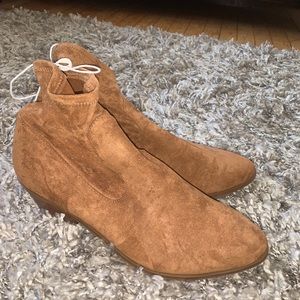American Eagle brown tan suede booties